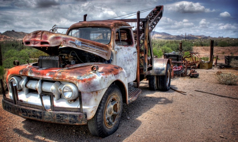 This HDR photo of a rusty truck is just superb